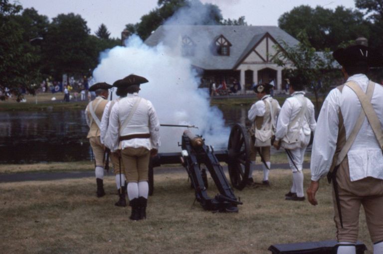          July 4: Lamb's Artillery Company, 1988 picture number 1
   