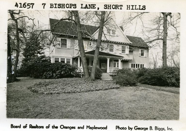          7 Bishops Lane, Short Hills picture number 1
   