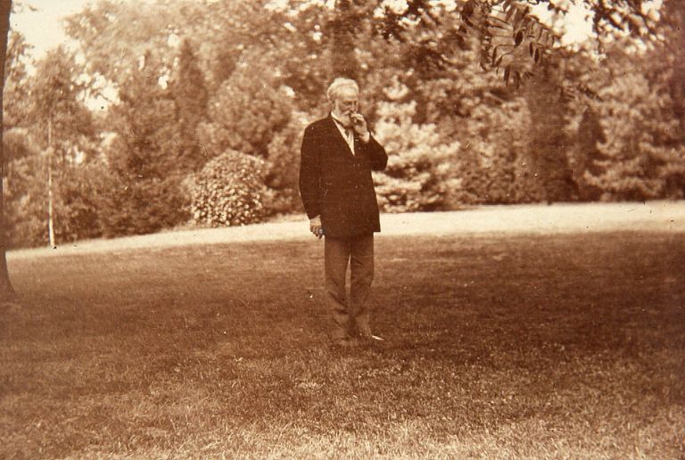          Hartshorn: Stewart W. Hartshorn in Backyard picture number 1
   