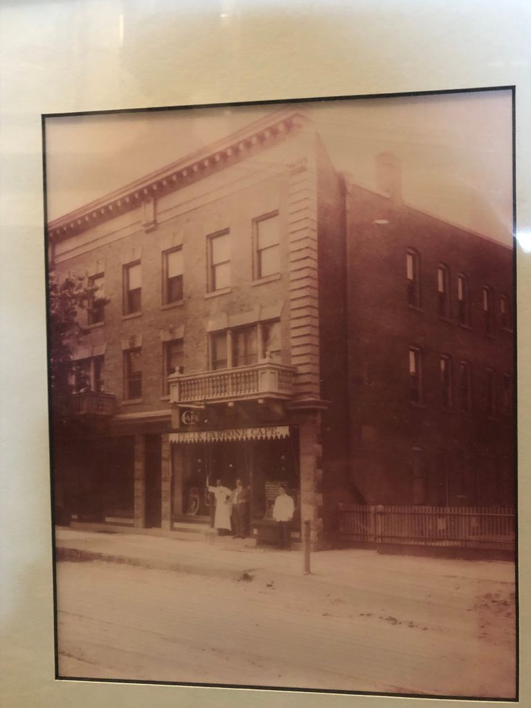          Cardone: Felix Cardone Cafe, 1911 picture number 1
   