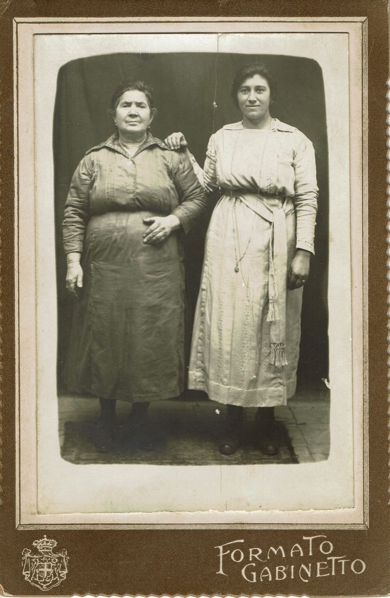          Macpherson: Nicoletta Sulmonetti Photograph picture number 1
   