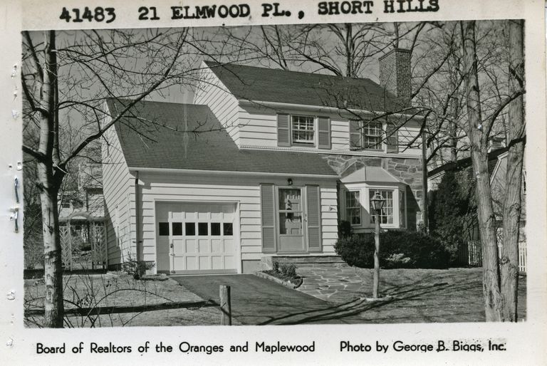          21 Elmwood Place, Short Hills picture number 1
   