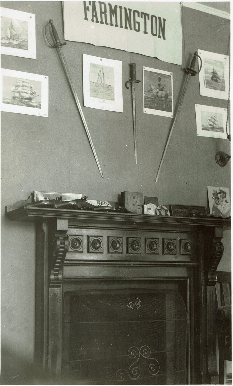          Hartshorn: Stewart Henry Hartshorn's Room at Exeter picture number 1
   