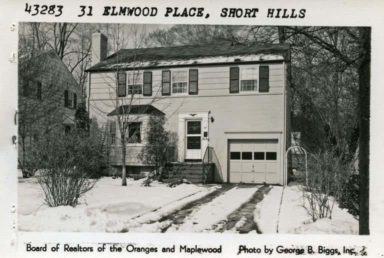          31 Elmwood Place, Short Hills picture number 1
   