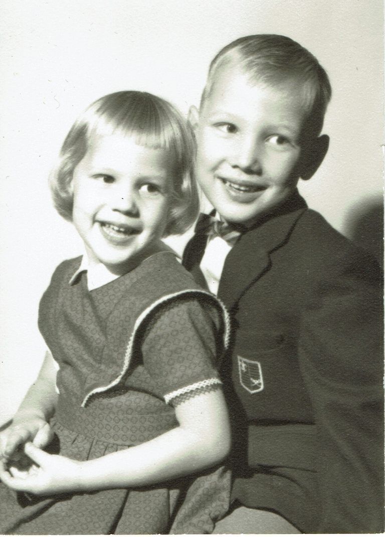          Hartshorn: Betsy & Tommy Hartshorn, December 1959 picture number 1
   