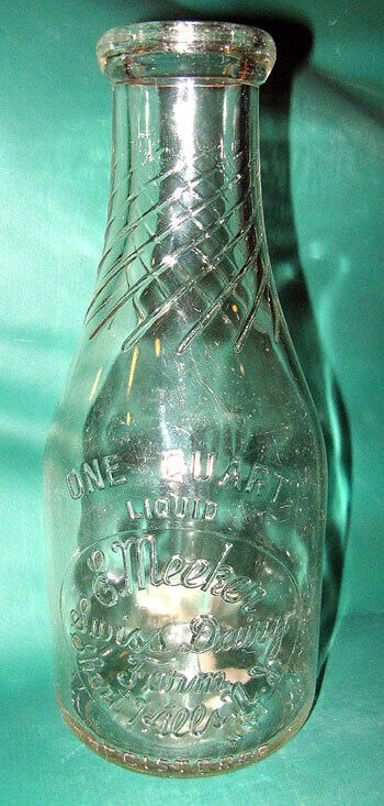          E. Meeker Swiss Dairy Farm milk bottle picture number 1
   