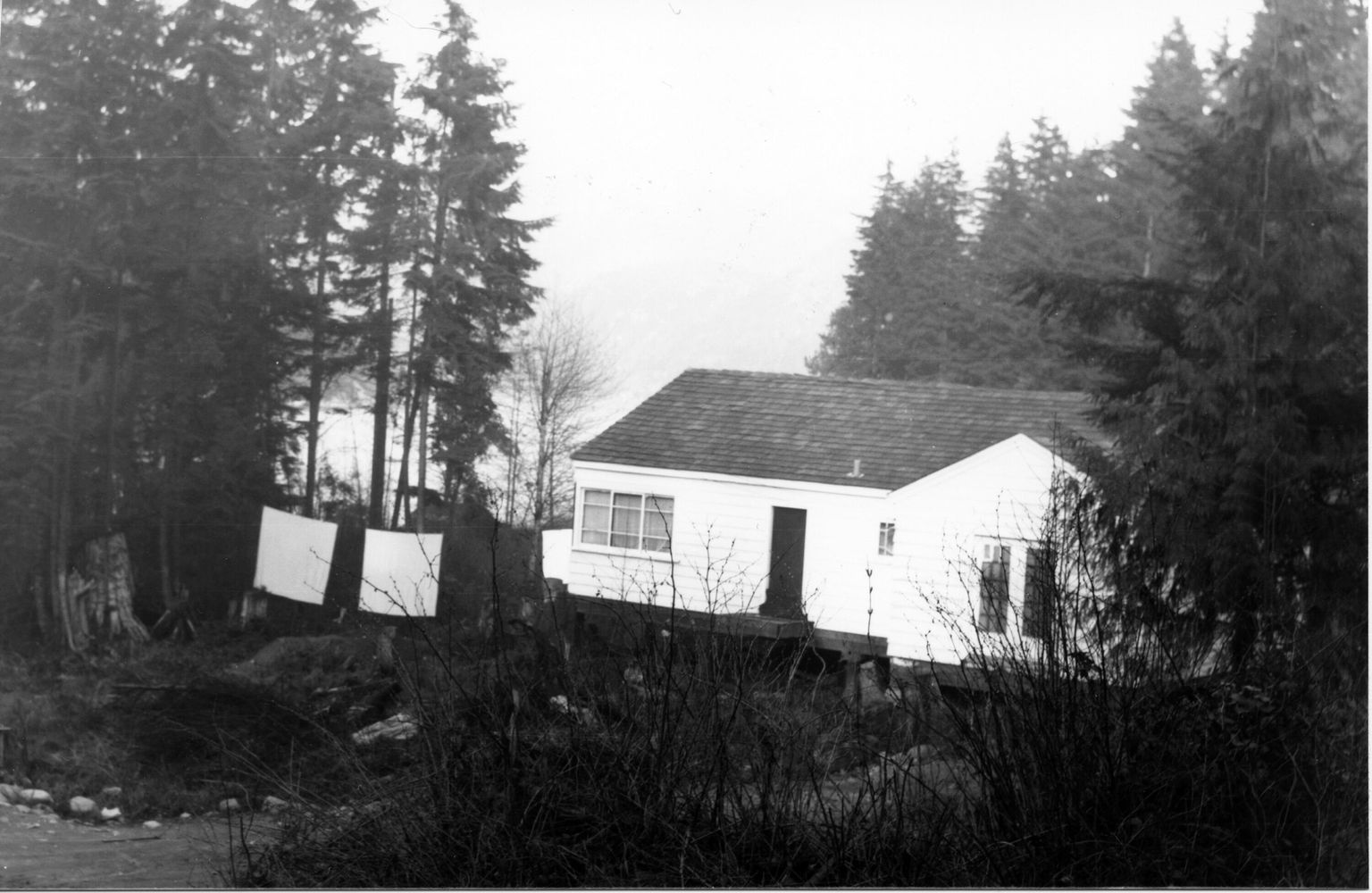 BUILDINGS - HOUSES
