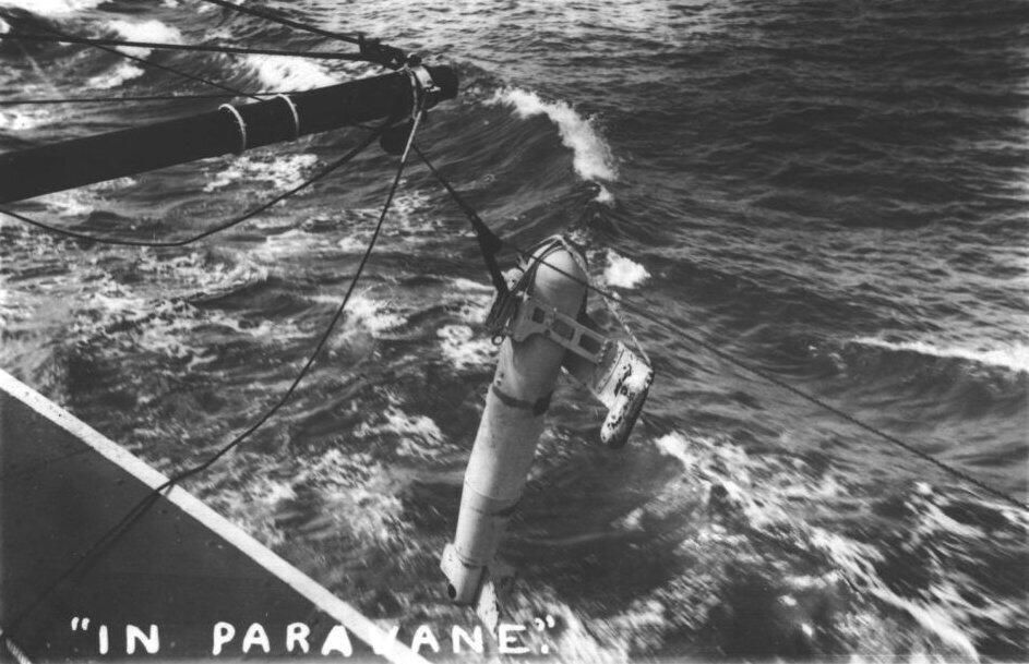 Paravane operation at sea