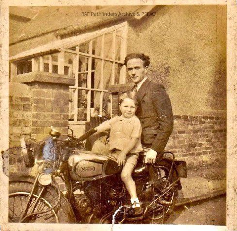 97 Squadron, Kirkwood Crew