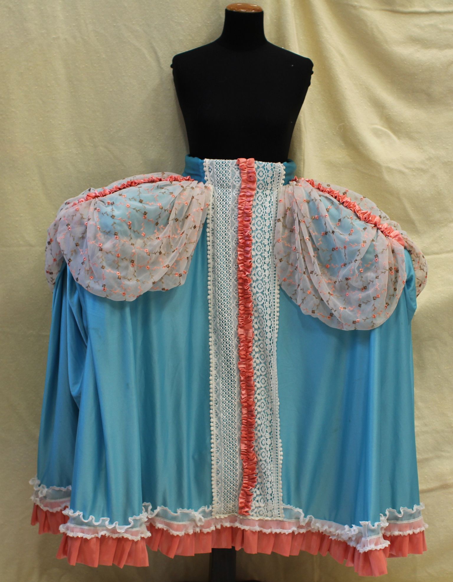 Costume