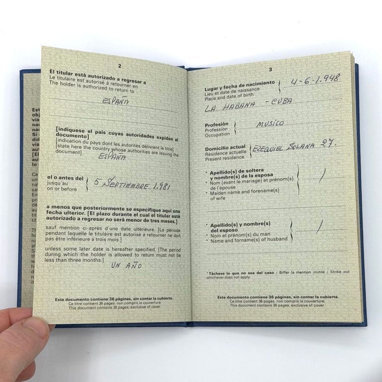 Refugee travel document (1951 Convention "Geneva passport"), issued by Spain to Francisco de Jesús Rivera Figueras (Paquito D'Rivera) - Image 3