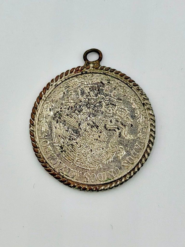 Coin pendant — Mexican 5-peso coin (Vicente Guerrero, 1978) in rope-twist mount - Image 2