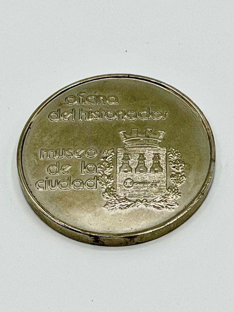 Commemorative medal, "Restauración del Centro Histórico — La Habana 1982" — Oficina del Historiador / Museo de la Ciudad