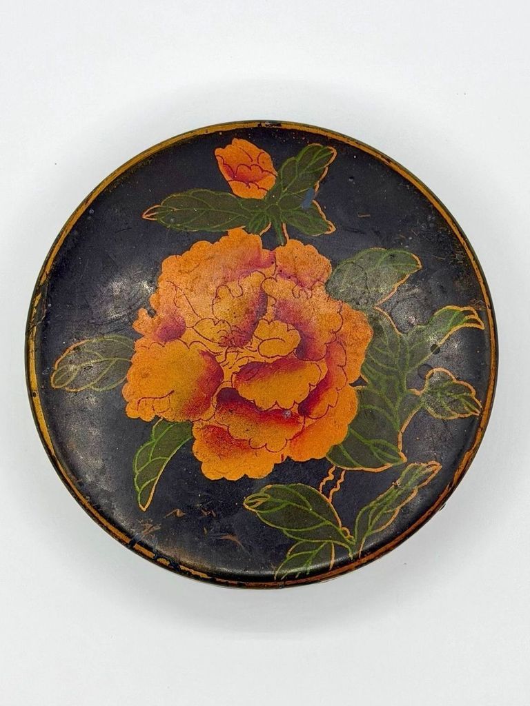 Decorative lidded box with painted peony (East-Asian floral style)