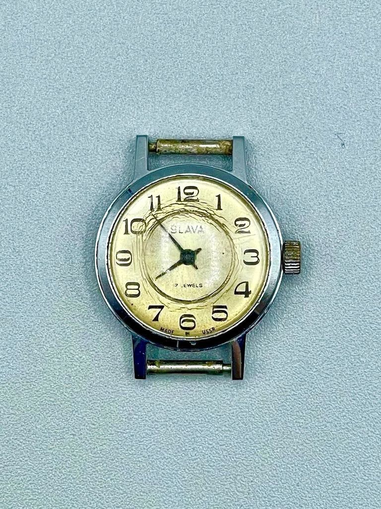 "Slava" (Слава) wristwatch head, 7 jewels — no strap