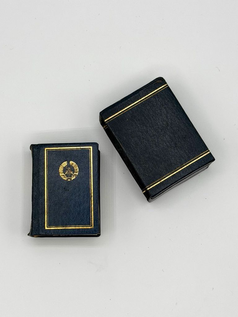 Miniature Book, República Democrática Alemana (German Democratic Republic promotional minibook), with slipcase - Image 4