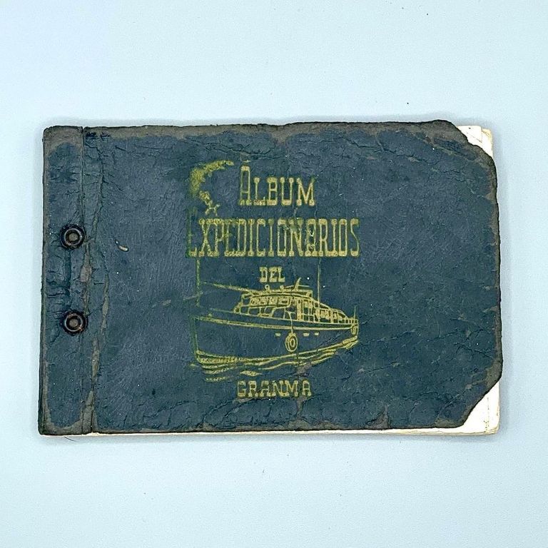 Commemorative photo album, "Álbum Expedicionarios del Granma"