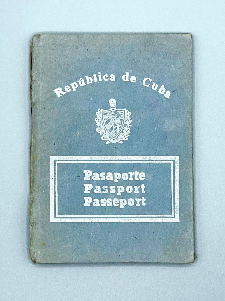 Cuban passport (Pasaporte, República de Cuba)