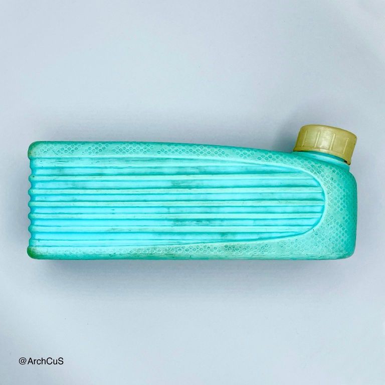 Refrigerator water bottle, teal