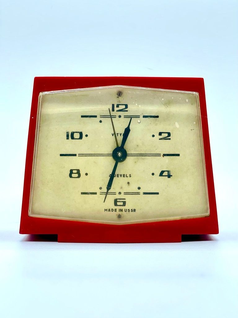 "Vityaz" (Витязь) mechanical alarm clock, red plastic case
