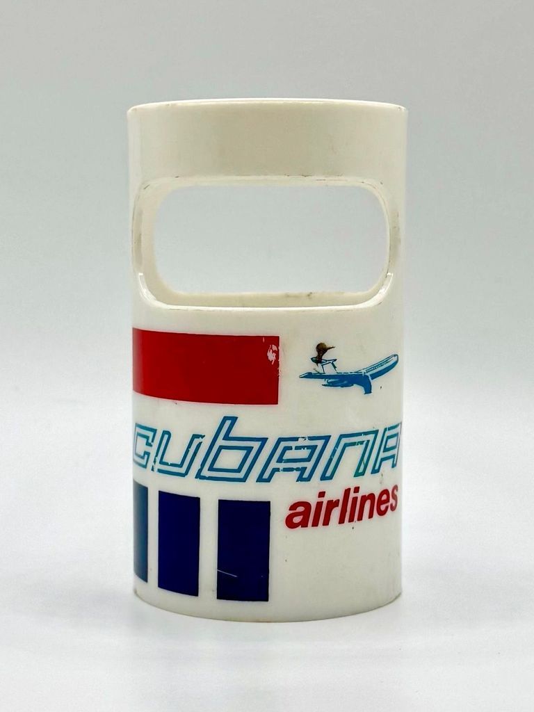 Cubana de Aviación souvenir pen holder
