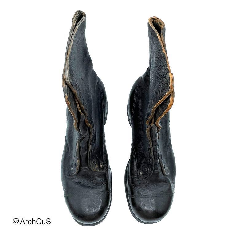 Soviet black leather laced combat/field boots (botas rusas)