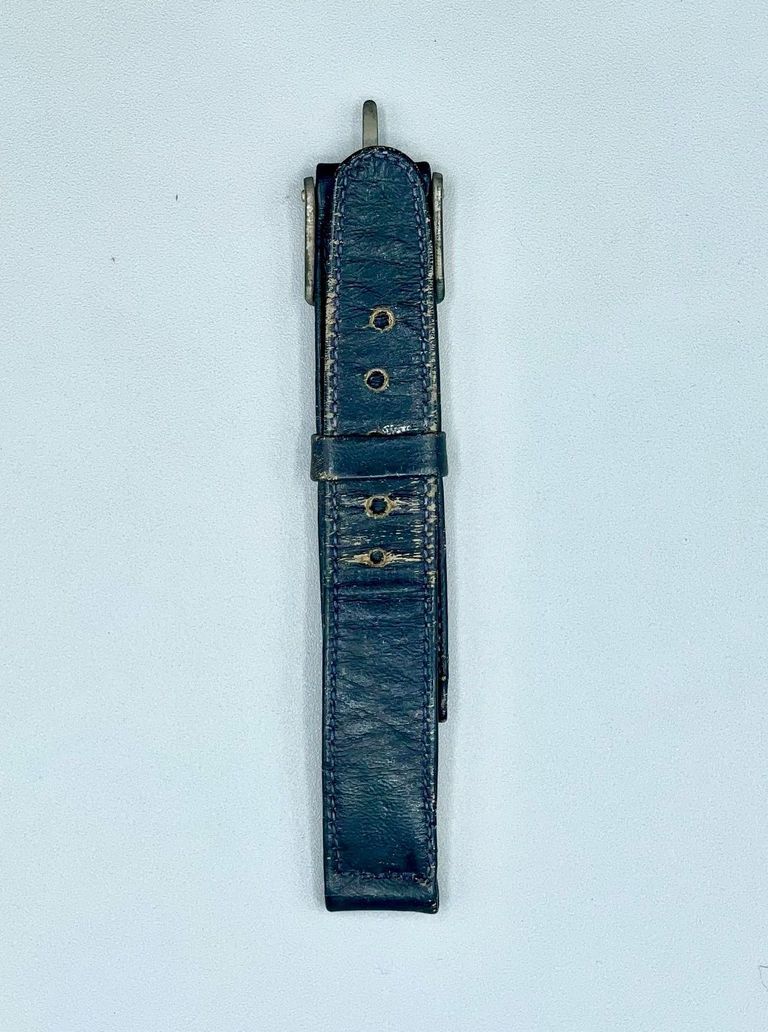 Leather wristwatch strap