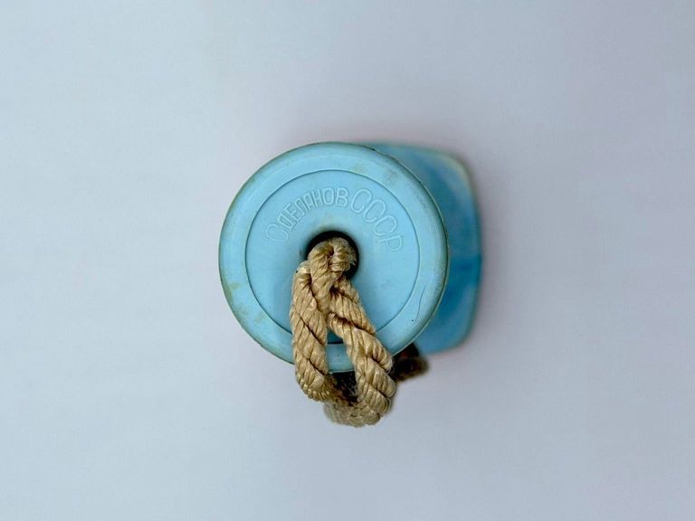 Pocket flashlight (torch) — marbled blue plastic with pink bezel - Image 3