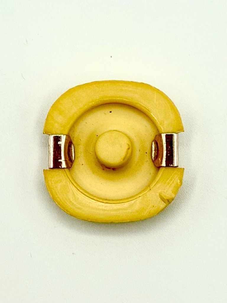 Buttons (set), yellow plastic with gold-tone metal rim - Image 4