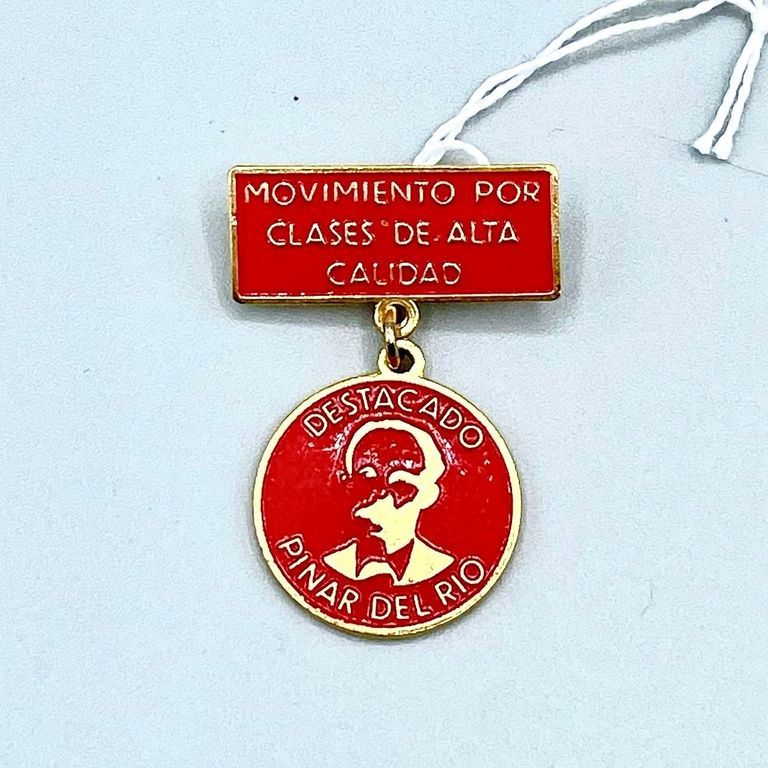 Teaching-emulation badge — "Movimiento por Clases de Alta Calidad," Destacado