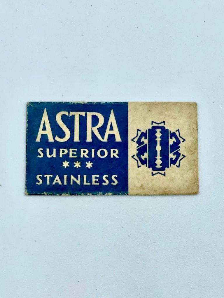 "Astra Superior Stainless" Double-Edge Razor Blade with Individual Wrapper and Outer Box