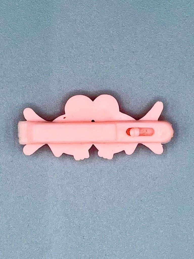 Molded-plastic toddler's hair barrette in the form of two birds - Image 2