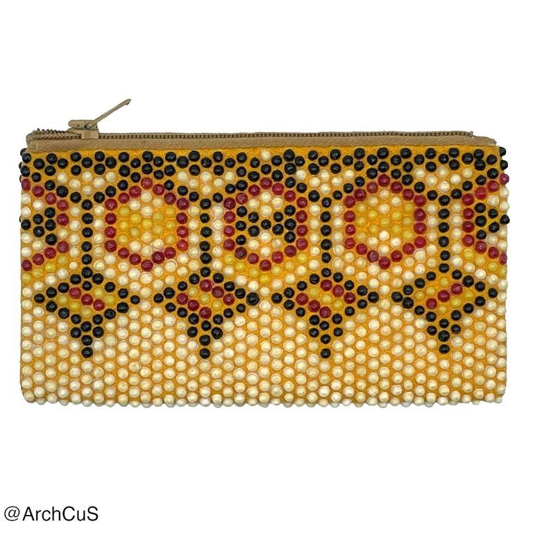 Beaded zip coin purse — rosette/sunburst medallion pattern