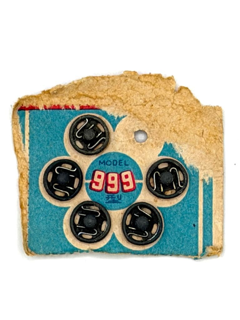 Snap Fasteners ("999" / Double Lion brand) on Original Retail Card