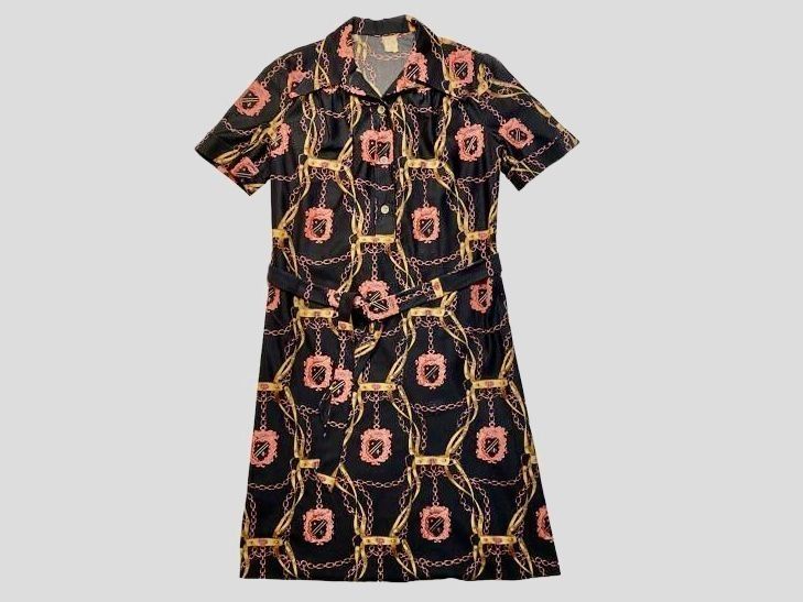 "Exclusiva" chain-and-crest print dress