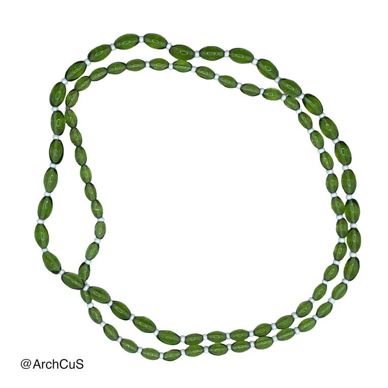 Long glass-bead necklace (rope/sautoir), green and white