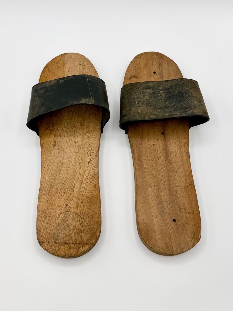 Pair of Wooden Cuban House Slippers (Chancletas de Palo) with Tire-Rubber Strap - Image 2