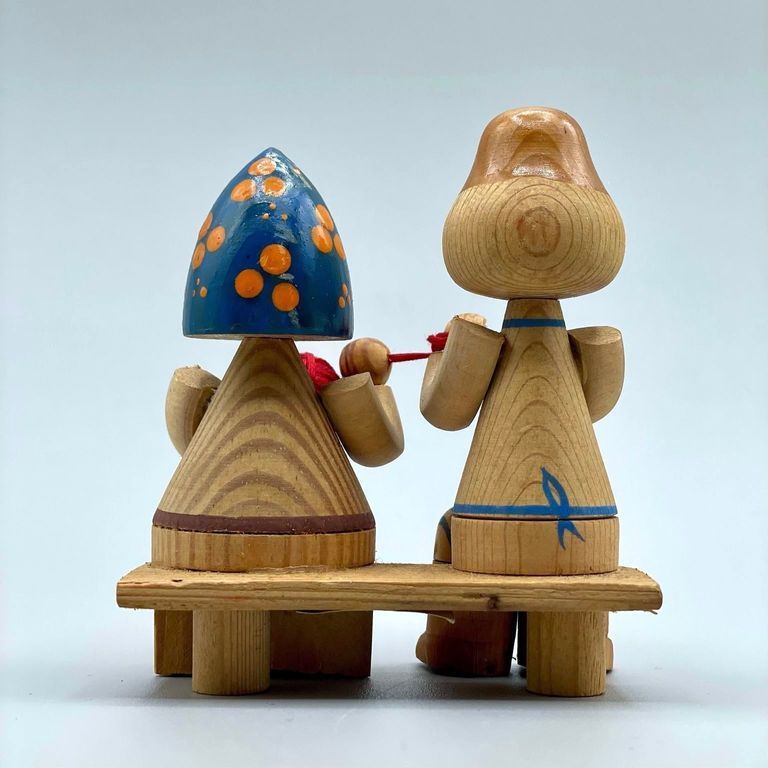 Soviet wooden figures, Старик со старухой (Old Man and Old Woman) - Image 2