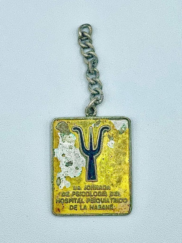 Commemorative keychain fob, 1st Psychology Conference of the Havana Psychiatric Hospital