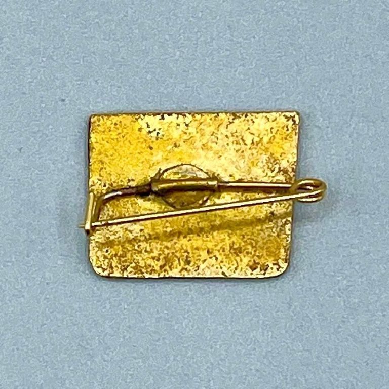 Cuban flag enamel pin commemorating the yacht Granma - Image 2