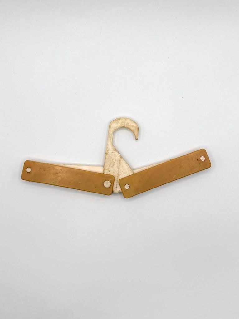 Folding (collapsible) travel clothes hanger - Image 2