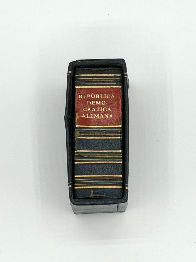Miniature Book, República Democrática Alemana (German Democratic Republic promotional minibook), with slipcase