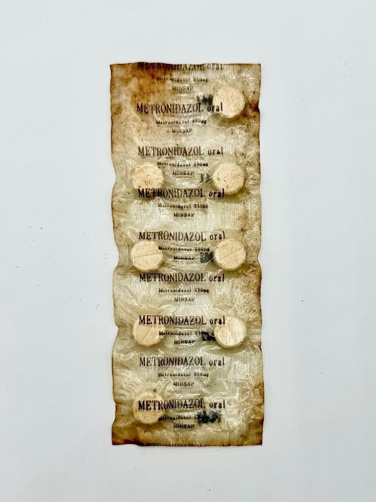 Metronidazole 250 mg oral tablets, boxed with blister strip - Image 3