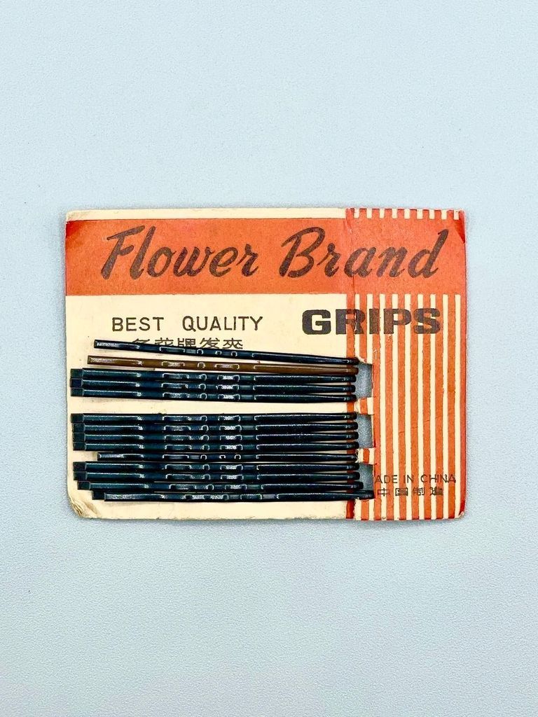 Card of "Flower Brand" hair grips (bobby pins)