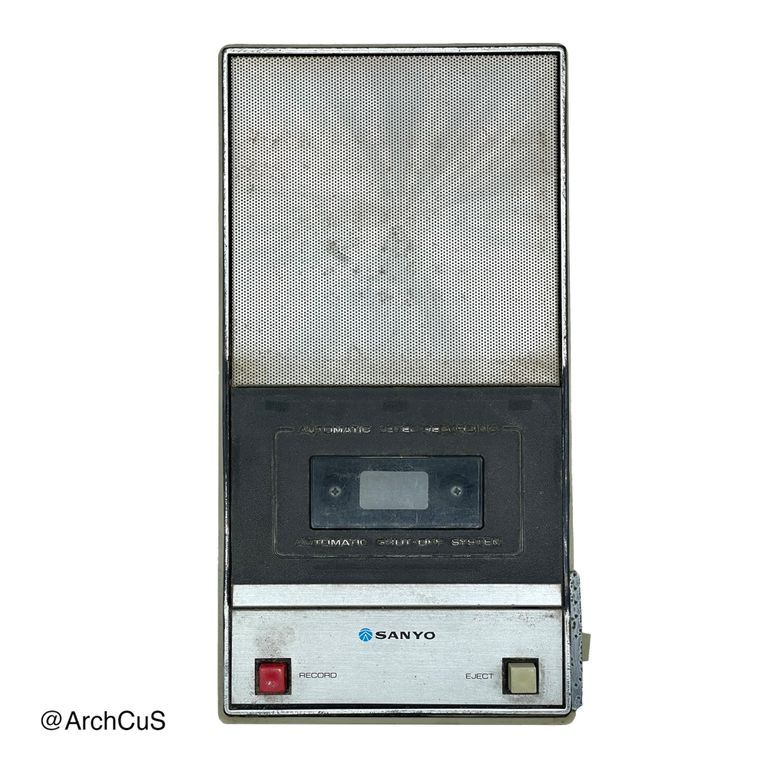 Sanyo Model M2100X Portable Cassette Recorder, with Carrying Case - Image 2