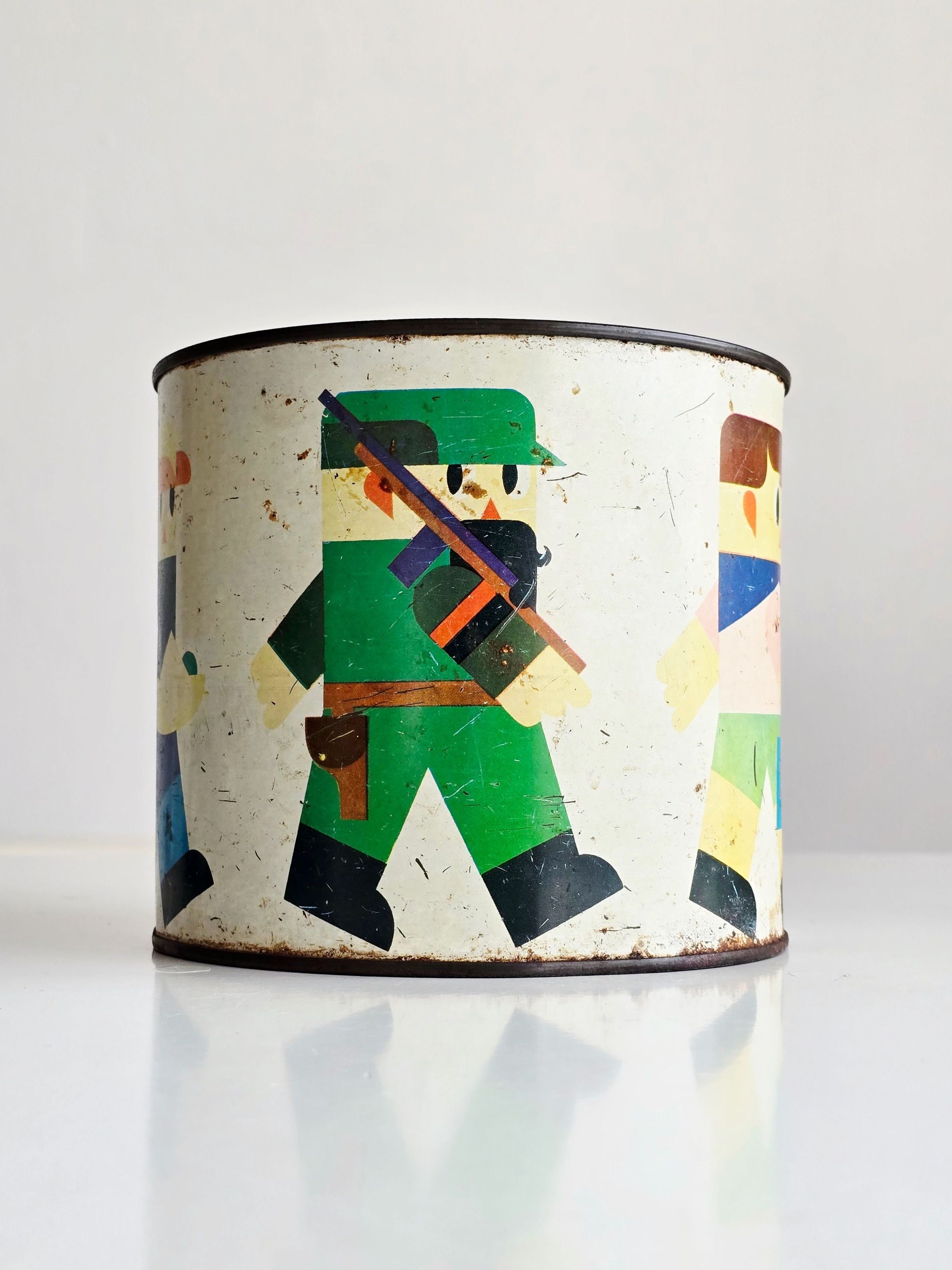          tin box picture number 1
   