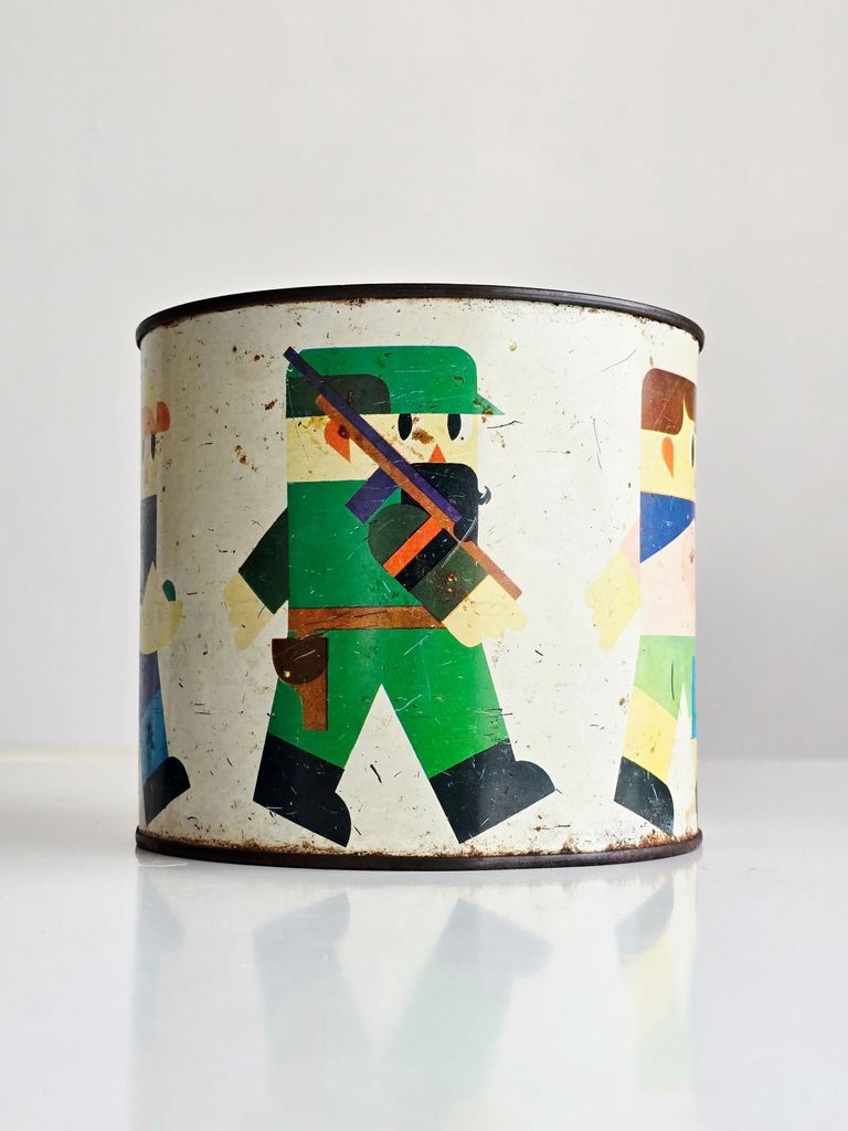 Lithographed Commemorative Tin — "XX Aniversario" (20th Anniversary of the Moncada Assault)