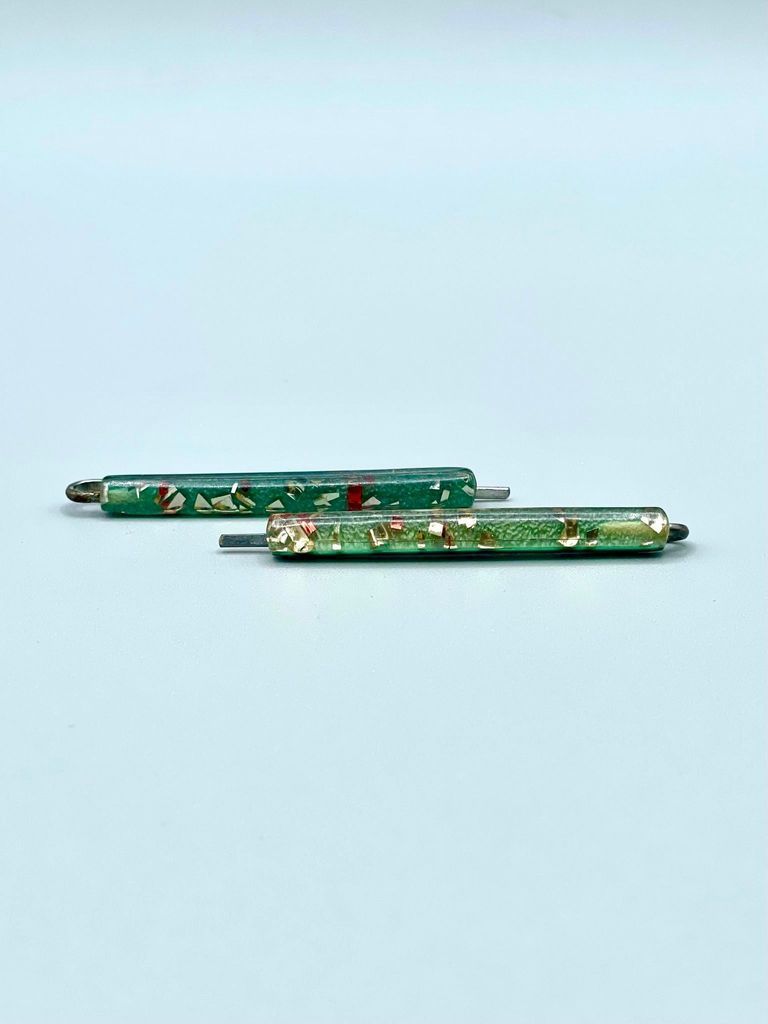 Confetti-lucite hair pins (green, pair), on plain card