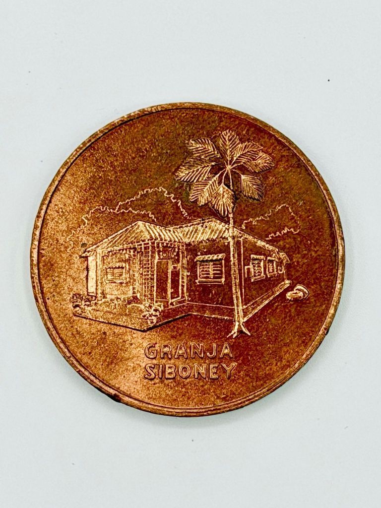 Bronze commemorative medal, 30th anniversary of the Asalto al Moncada (1953–1983) — Moncada Barracks / Granjita Siboney - Image 2