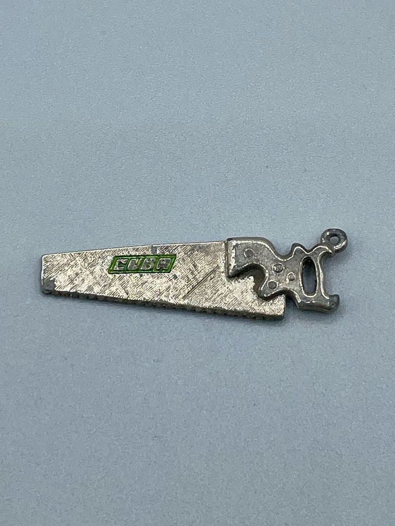 "CUBA" souvenir keychain fob, miniature handsaw - Image 2